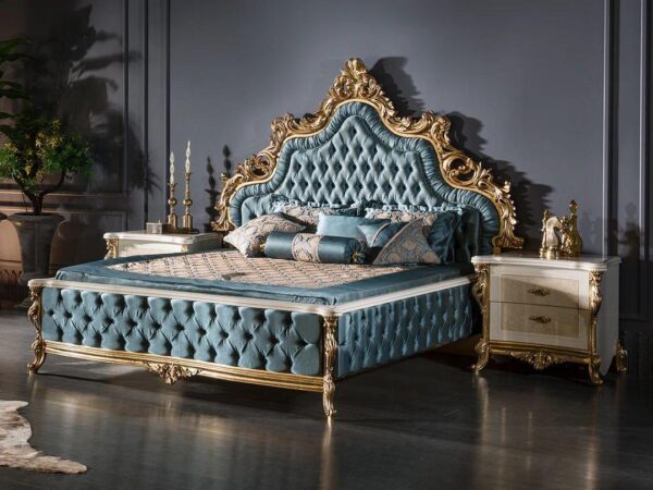 Marcus Traditional Bed Set